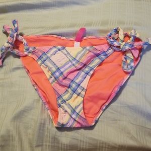 Size medium swim bottoms
